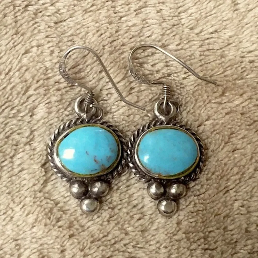 SOLD Vintage Turquoise Rope Encircled Turquoise Sterling Silver Earrings - Picture 6 of 6
